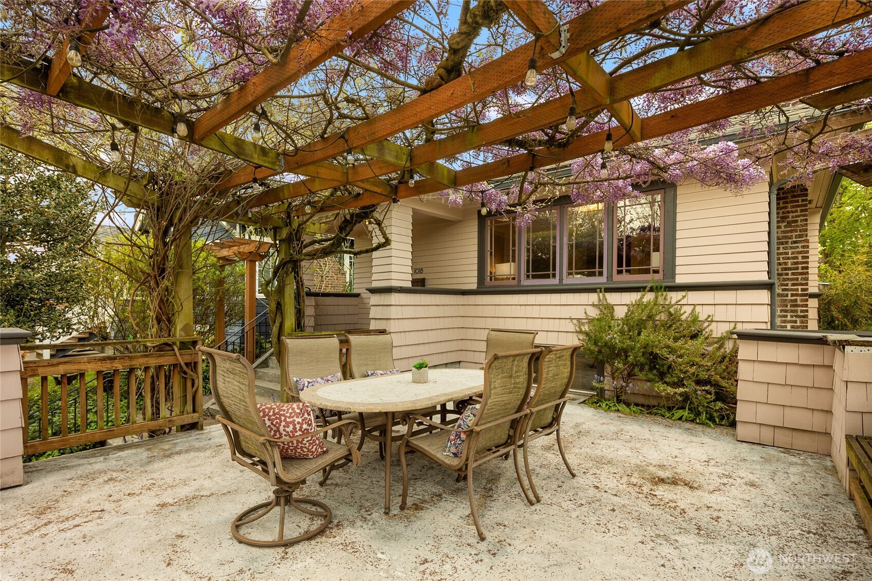 1018 NE 62nd Street , Seattle, WA 98115