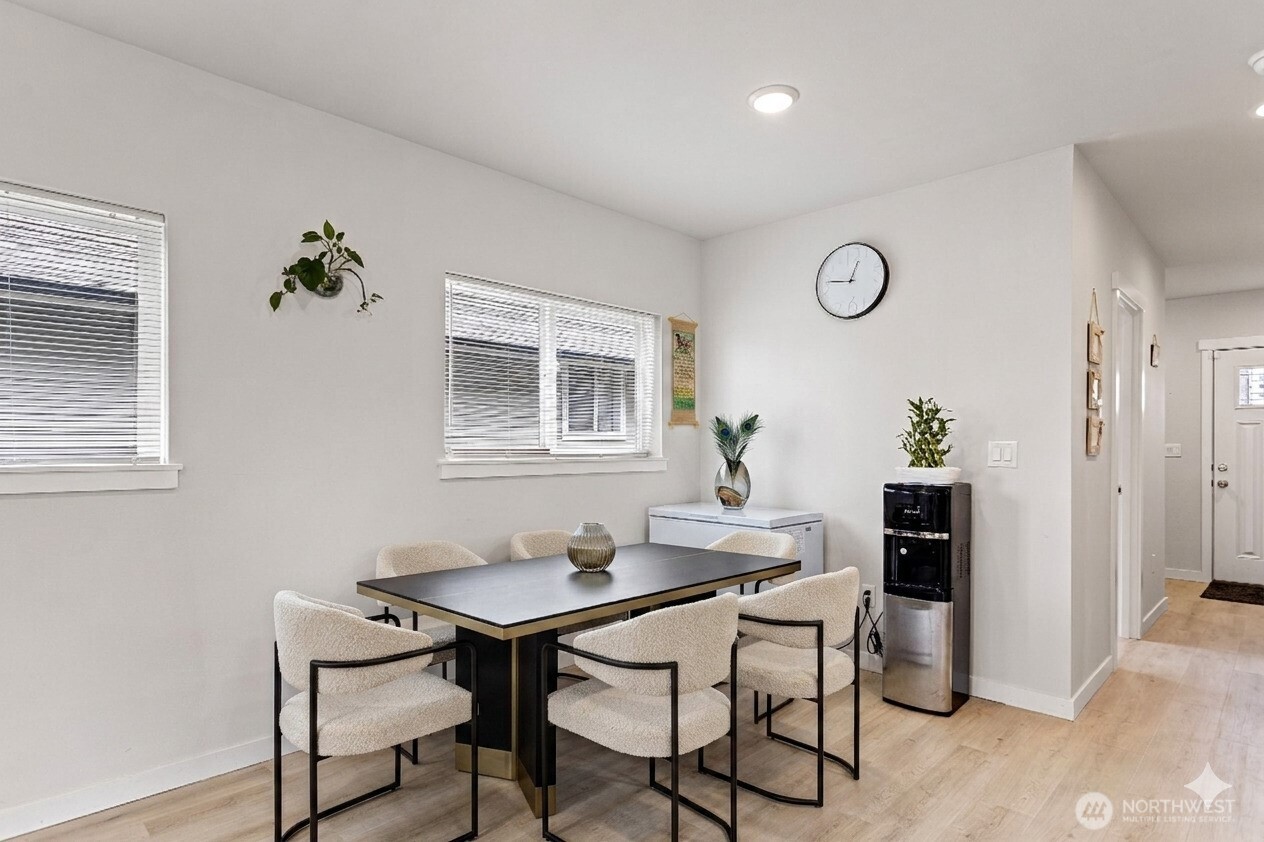 9251 S Park Avenue , Tacoma, WA 98444