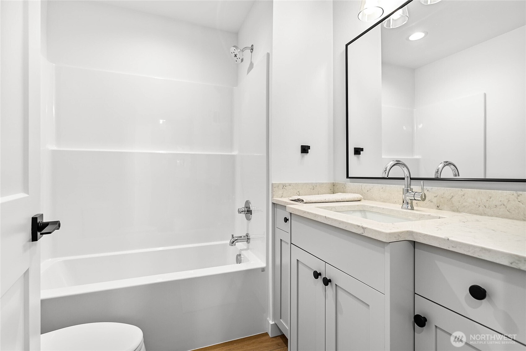 105 S 8th Street #102, Lynden, WA 98264