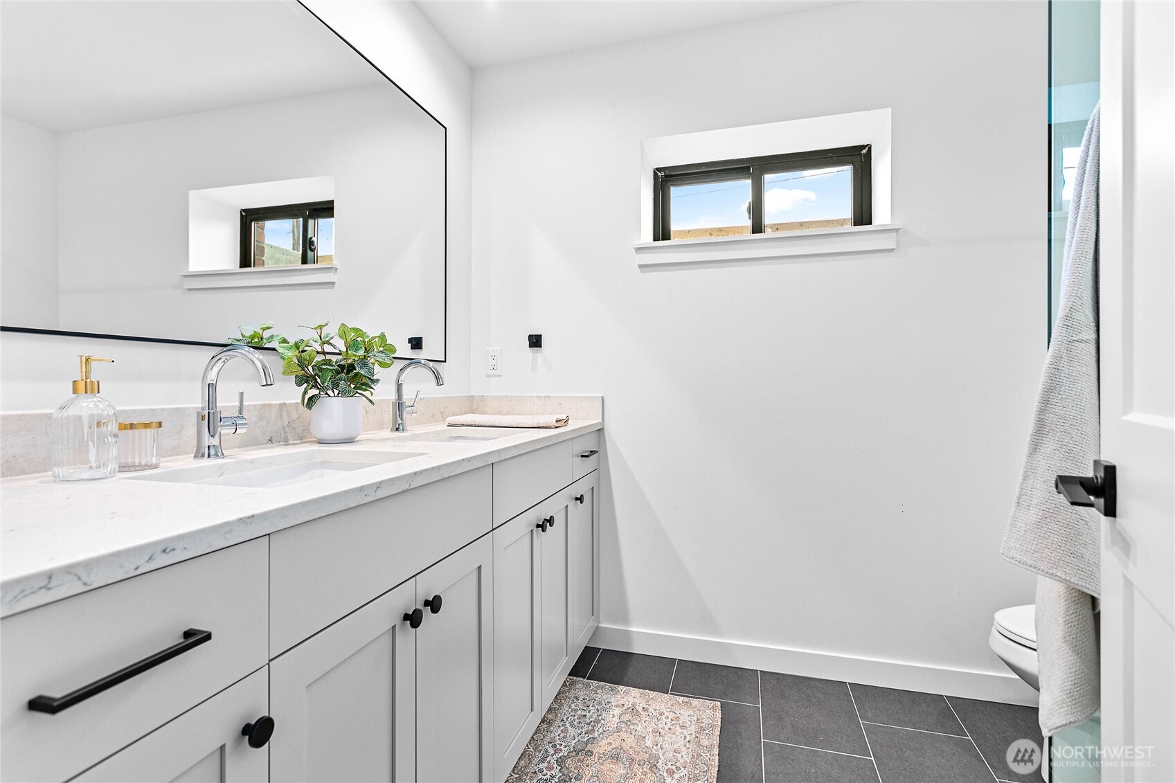 105 S 8th Street #102, Lynden, WA 98264