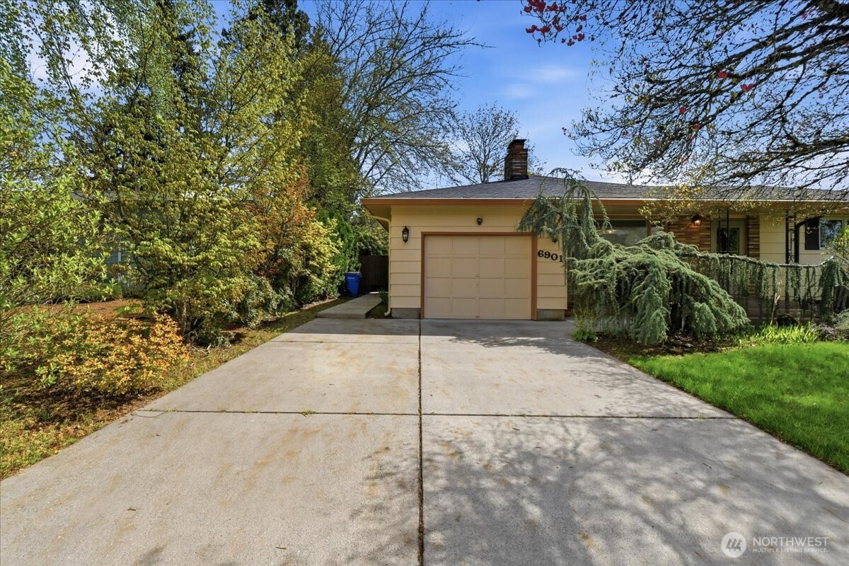6901 NW Canyon Crest Loop , Vancouver, WA 98665-7434