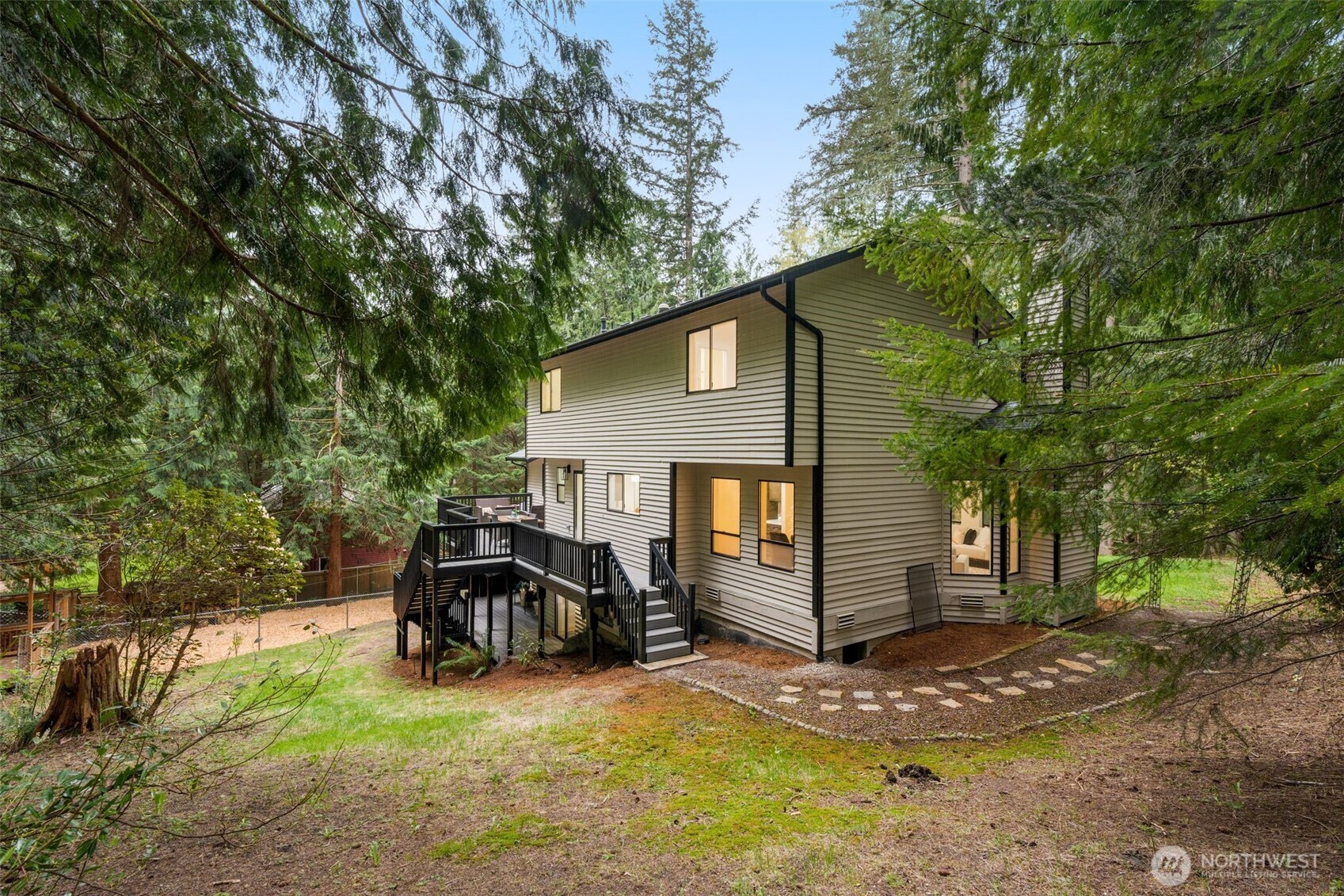 3036 E Ames Lake Drive NE, Redmond, WA 98053