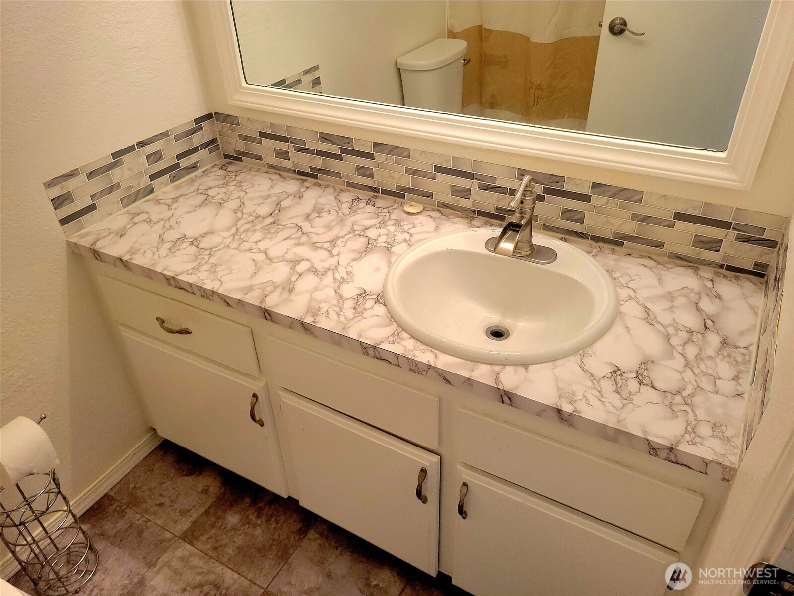 18100 15th Avenue NE #C218, Shoreline, WA 98155-3845