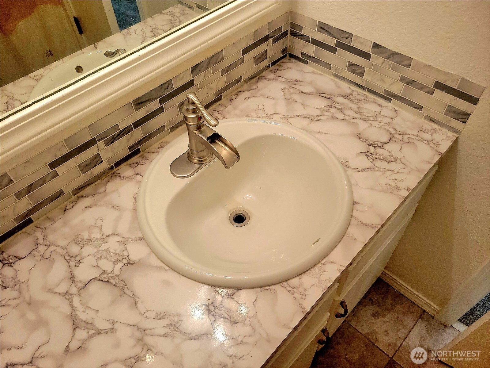 18100 15th Avenue NE #C218, Shoreline, WA 98155-3845