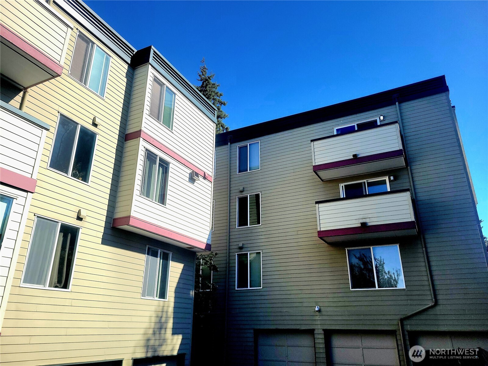 18100 15th Avenue NE #C218, Shoreline, WA 98155-3845