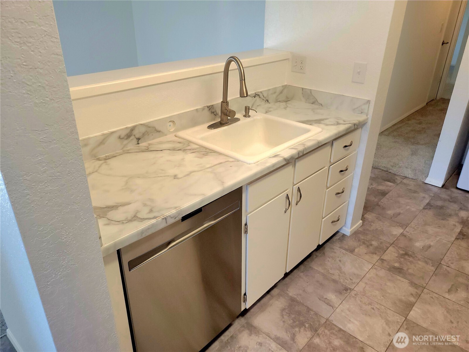 18100 15th Avenue NE #C218, Shoreline, WA 98155-3845