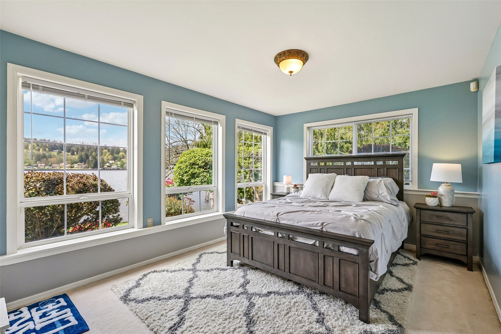 17298 Lake View Boulevard , Mount Vernon, WA 98274