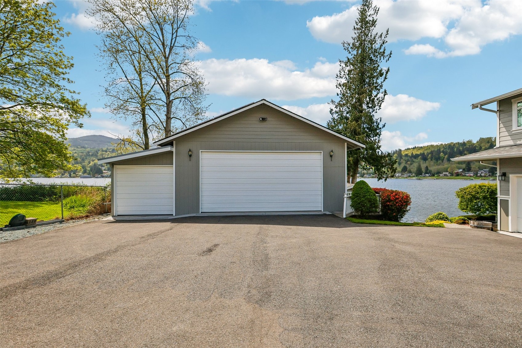 17298 Lake View Boulevard , Mount Vernon, WA 98274