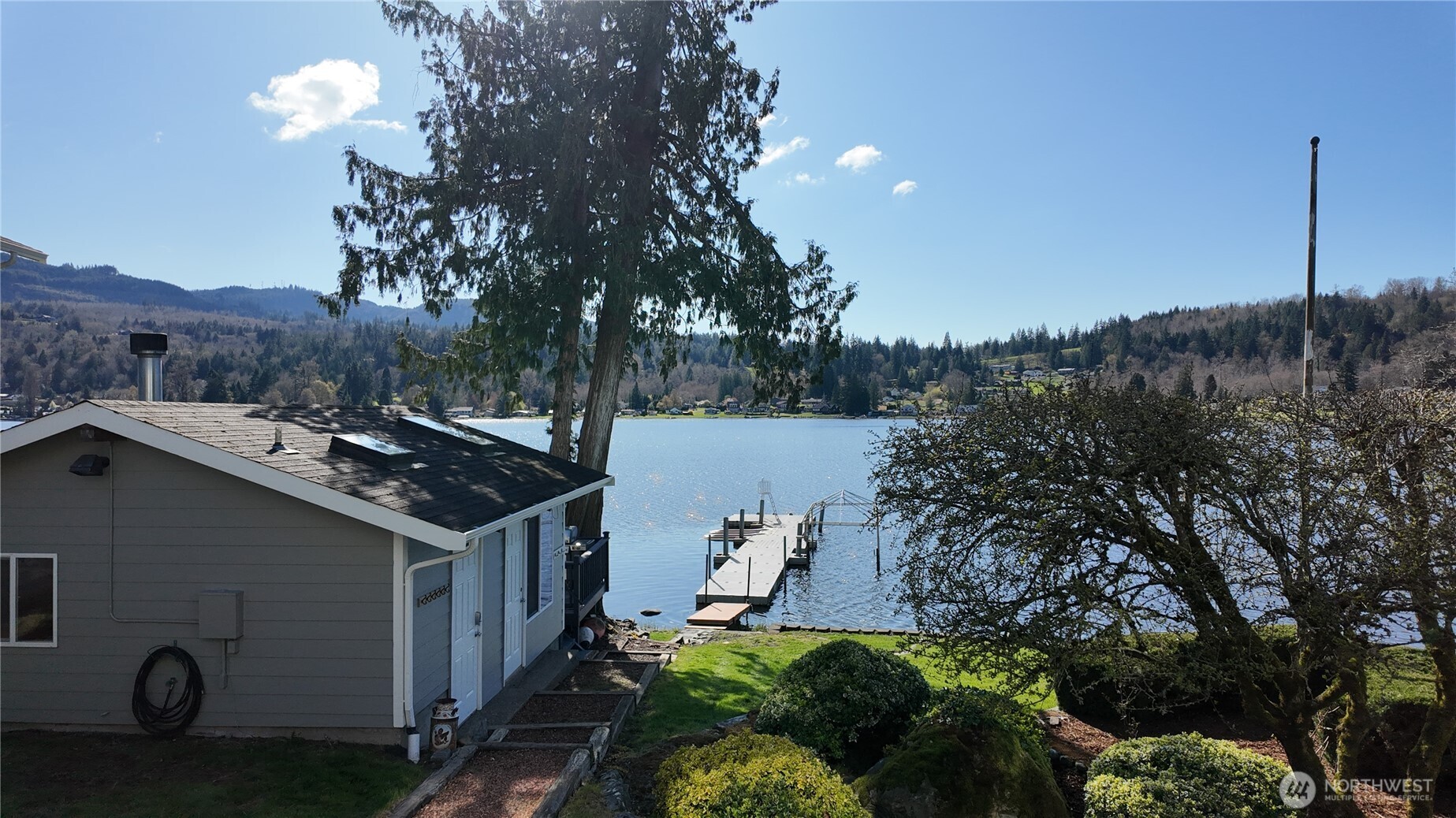 17298 Lake View Boulevard , Mount Vernon, WA 98274