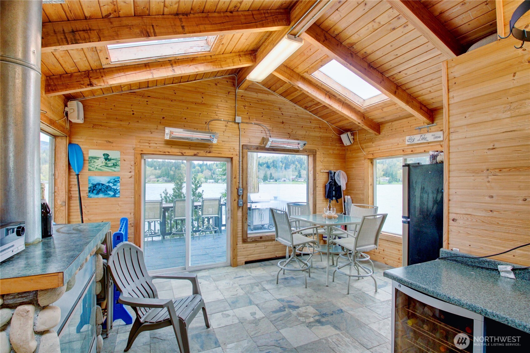 17298 Lake View Boulevard , Mount Vernon, WA 98274