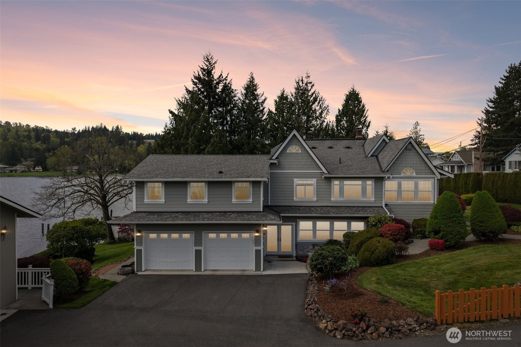 17298 Lake View Boulevard , Mount Vernon, WA 98274