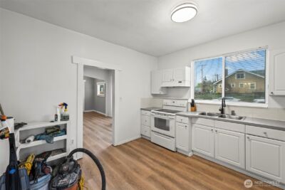 2204 S 12th Street , Tacoma, WA 98405 - Photo 8