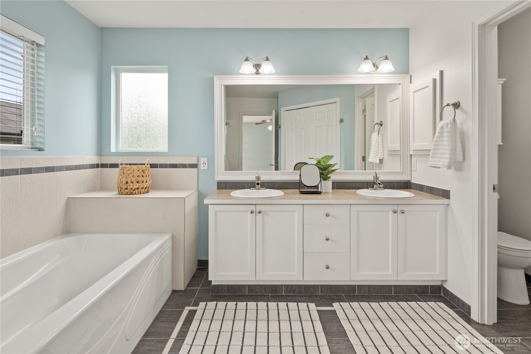 22432 SE 281st Street , Maple Valley, WA 98038