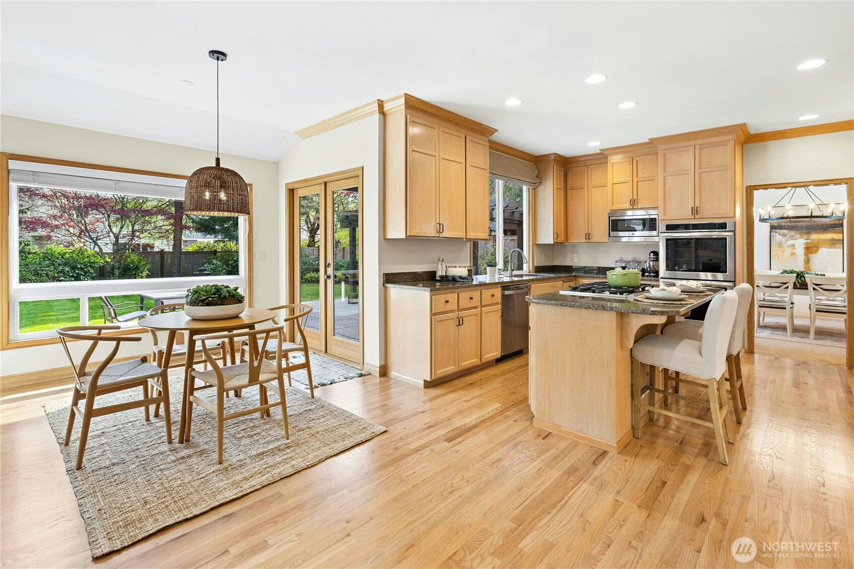 21425 SE 34th Place , Sammamish, WA 98075