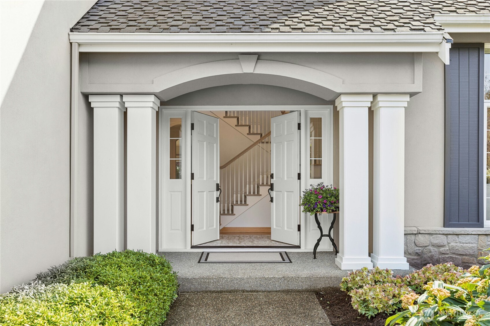 21425 SE 34th Place , Sammamish, WA 98075