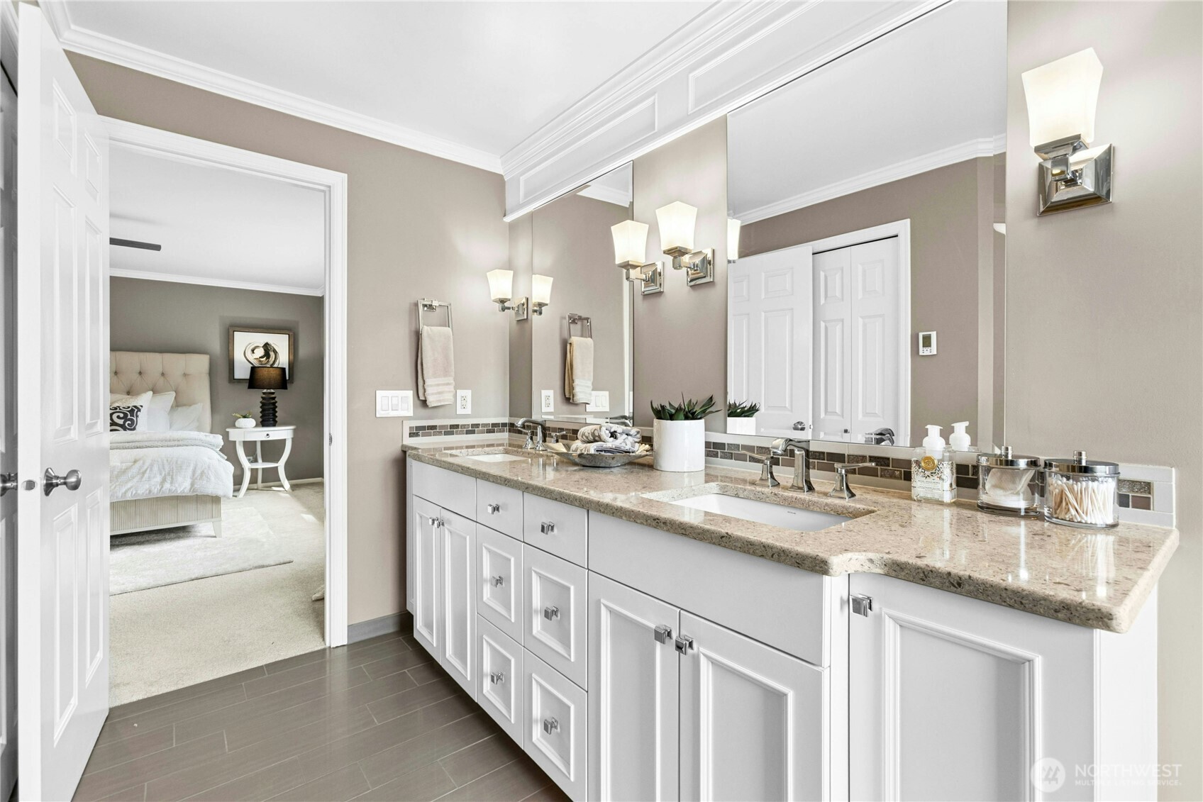 21425 SE 34th Place , Sammamish, WA 98075