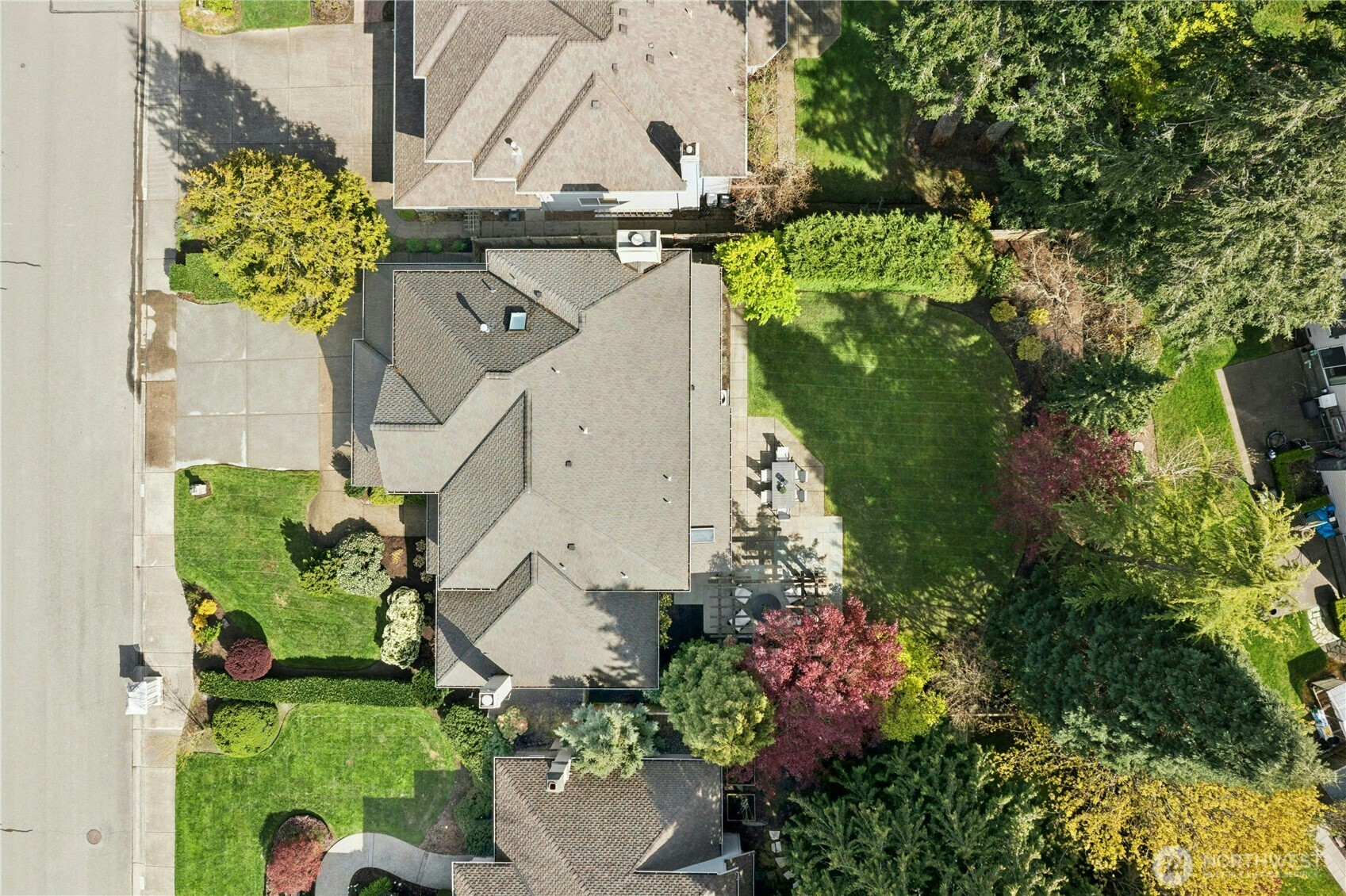 21425 SE 34th Place , Sammamish, WA 98075