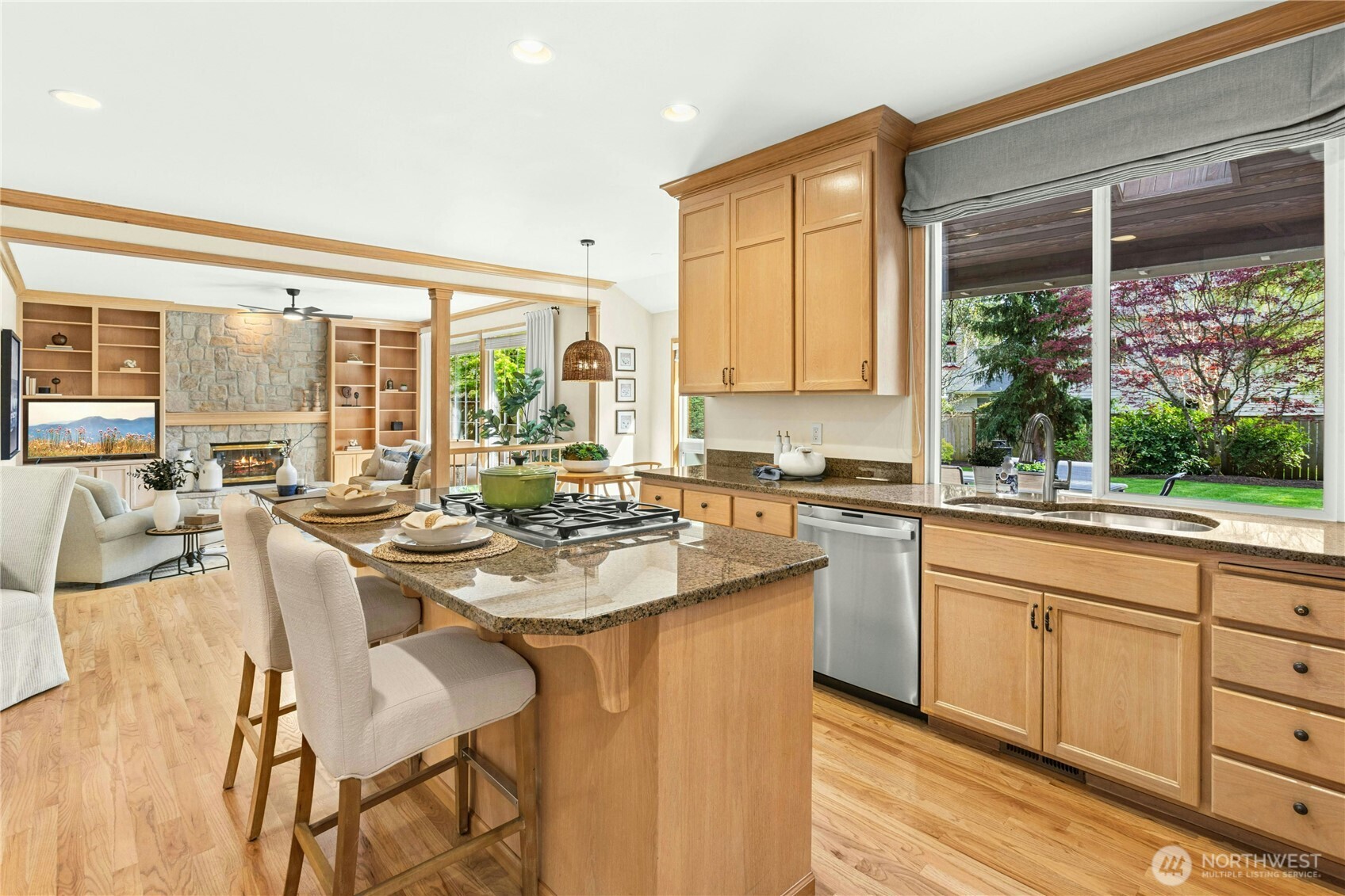 21425 SE 34th Place , Sammamish, WA 98075