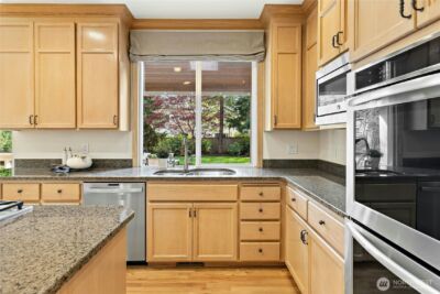 21425 SE 34th Place , Sammamish, WA 98075 - Photo 9