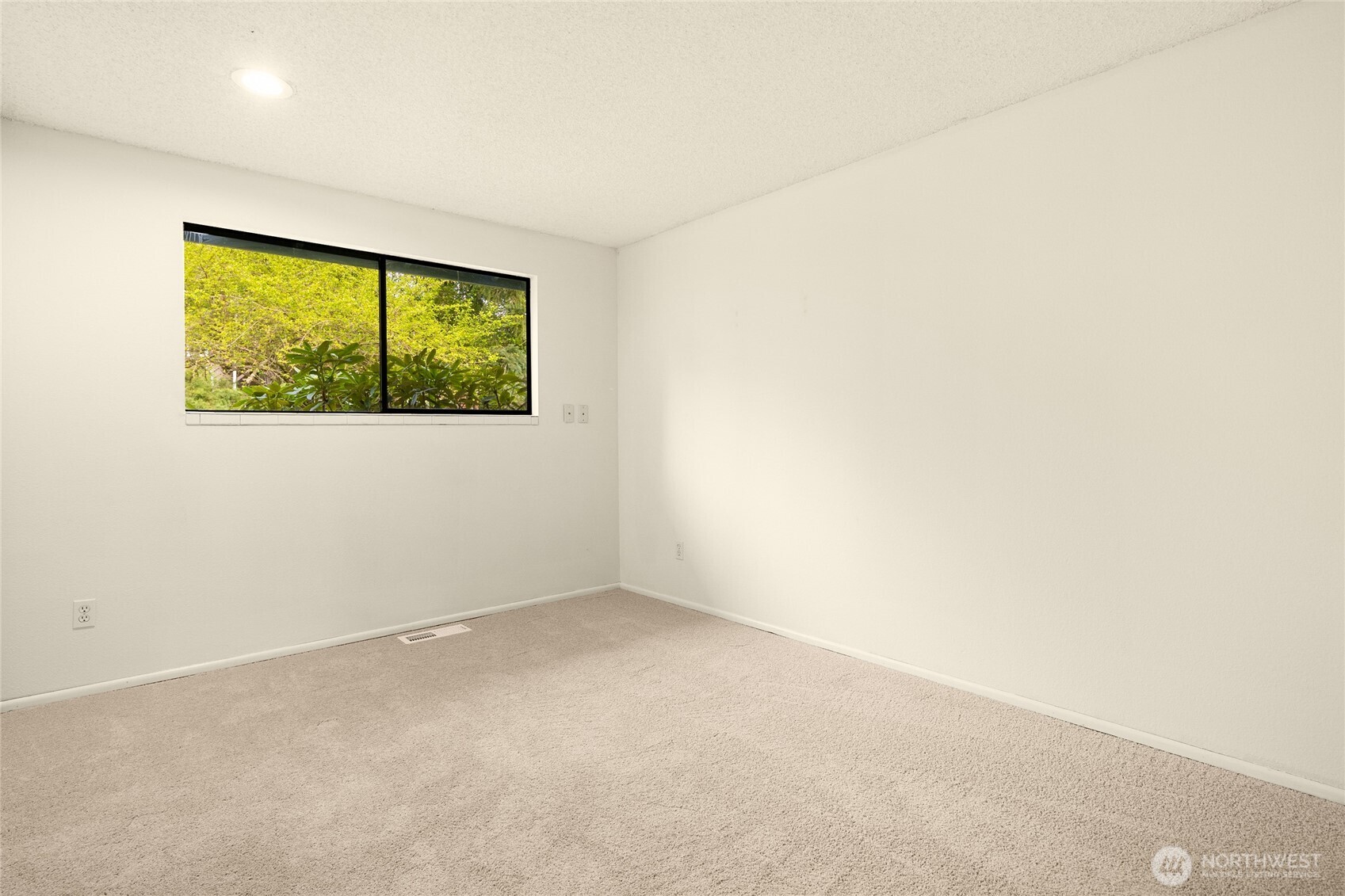 12511 37th Avenue NE, Seattle, WA 98125