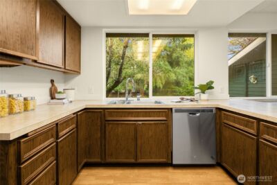 12511 37th Avenue NE, Seattle, WA 98125 - Photo 10