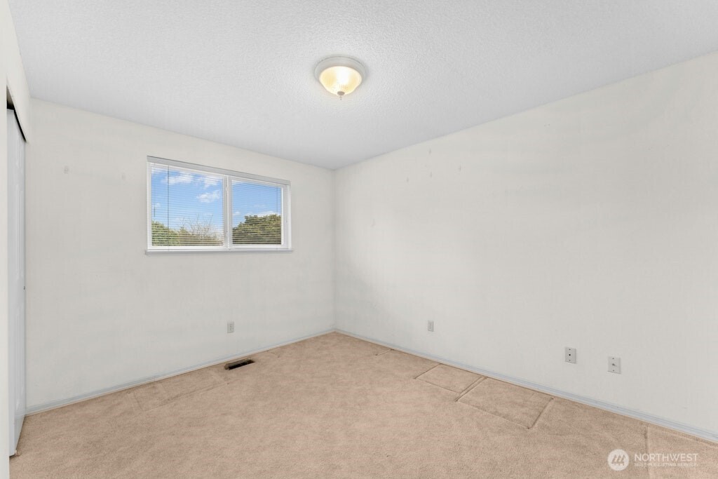 15714 64TH Avenue Ct E, Puyallup, WA 98375