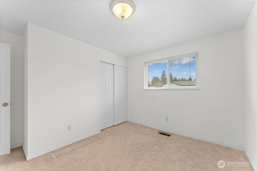 15714 64TH Avenue Ct E, Puyallup, WA 98375