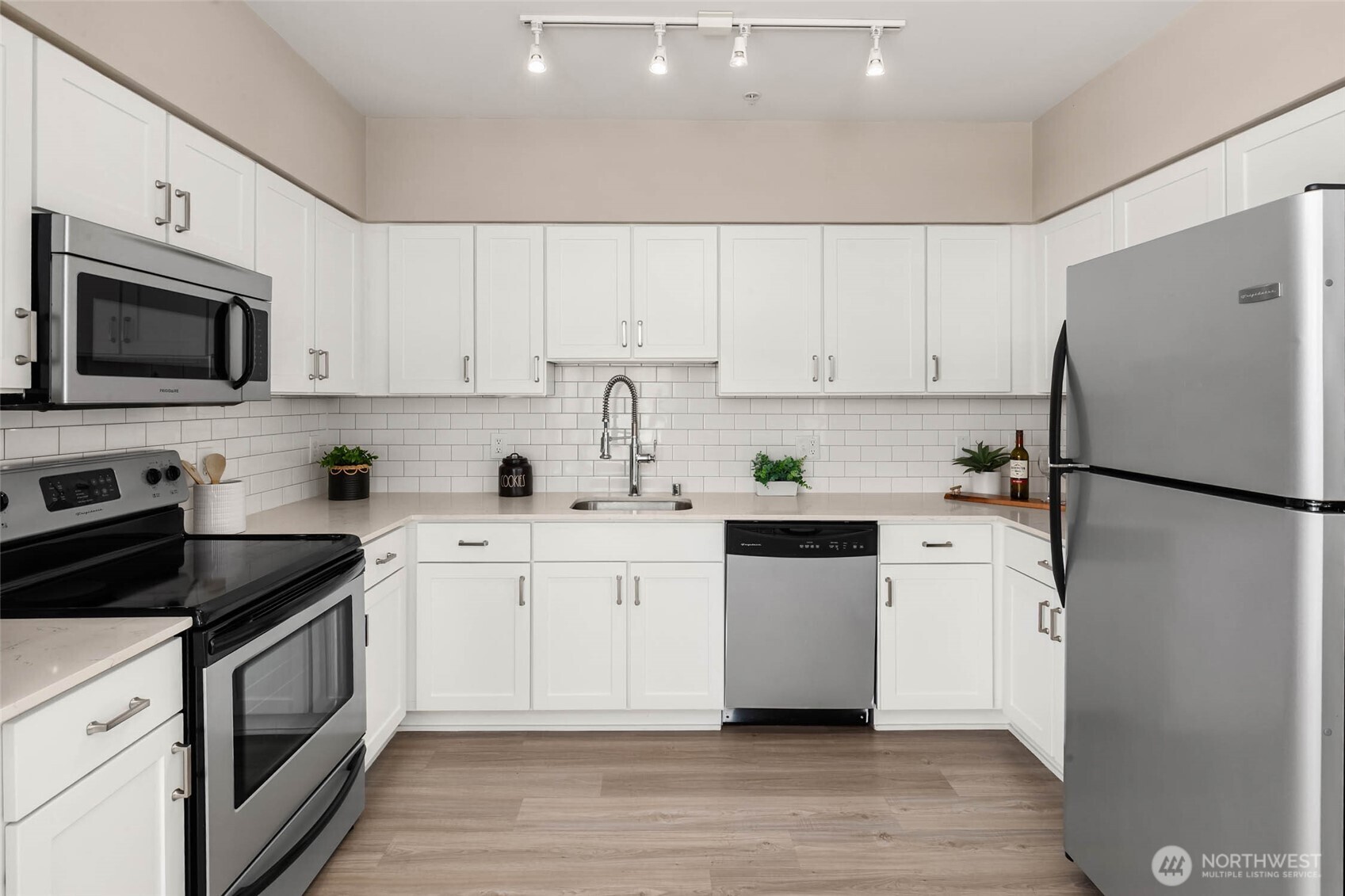 11415 Slater Avenue NE #206, Kirkland, WA 98033