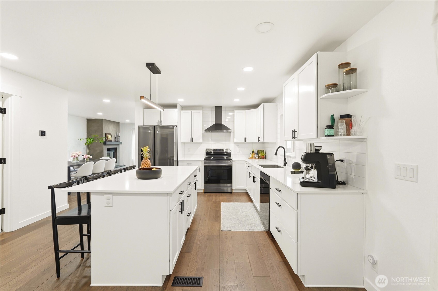 115 1/2 3rd Avenue SW, Pacific, WA 98047