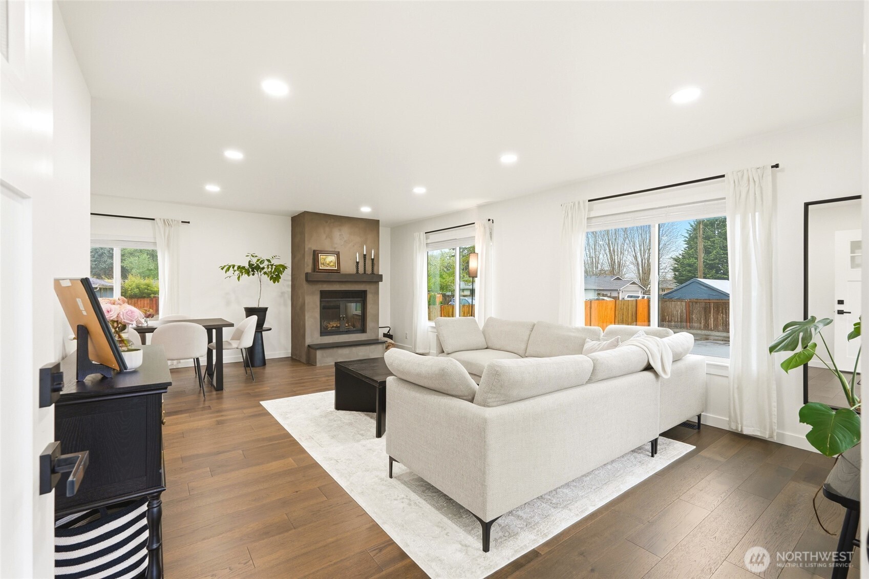 115 1/2 3rd Avenue SW, Pacific, WA 98047