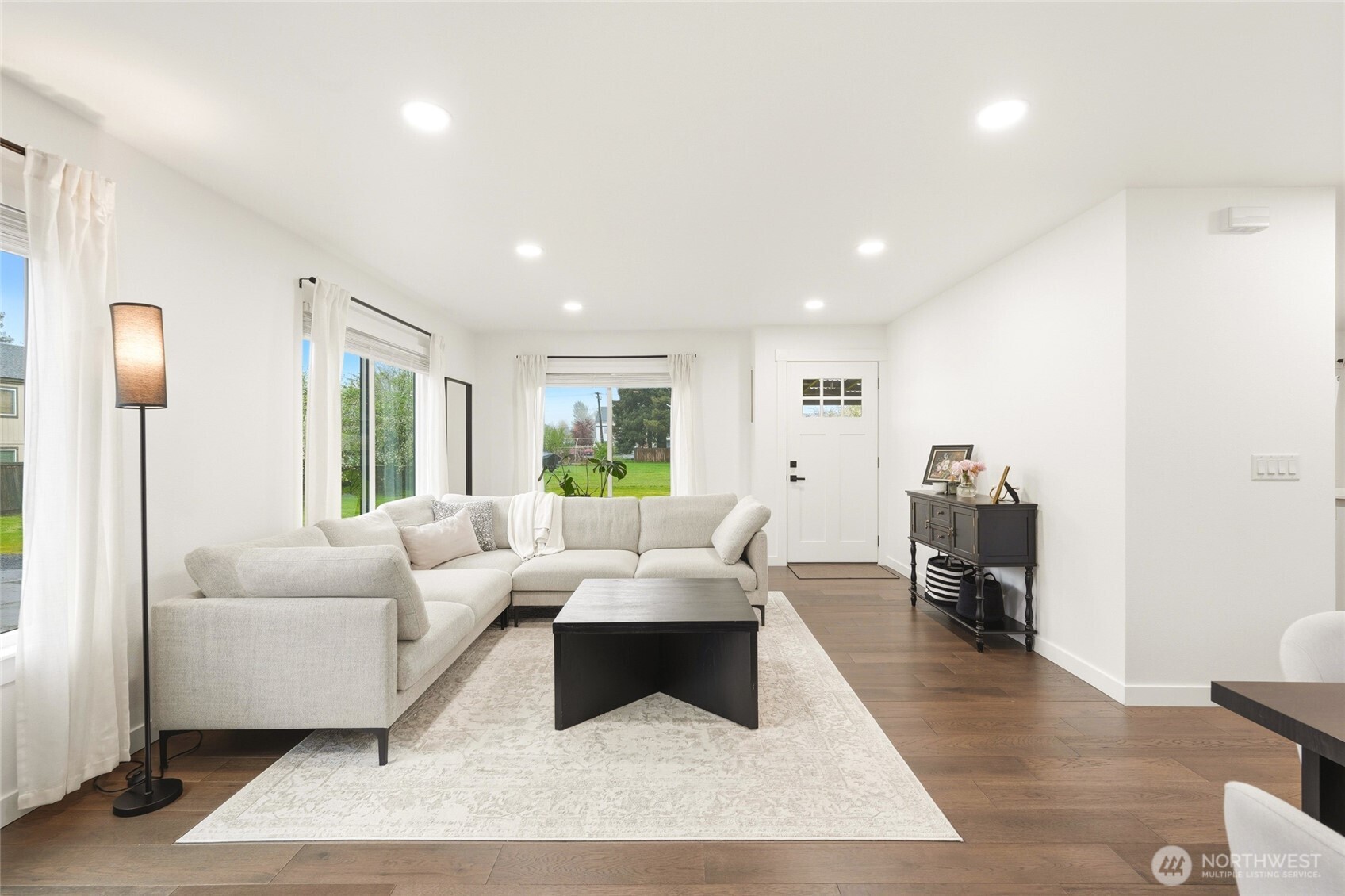 115 1/2 3rd Avenue SW, Pacific, WA 98047