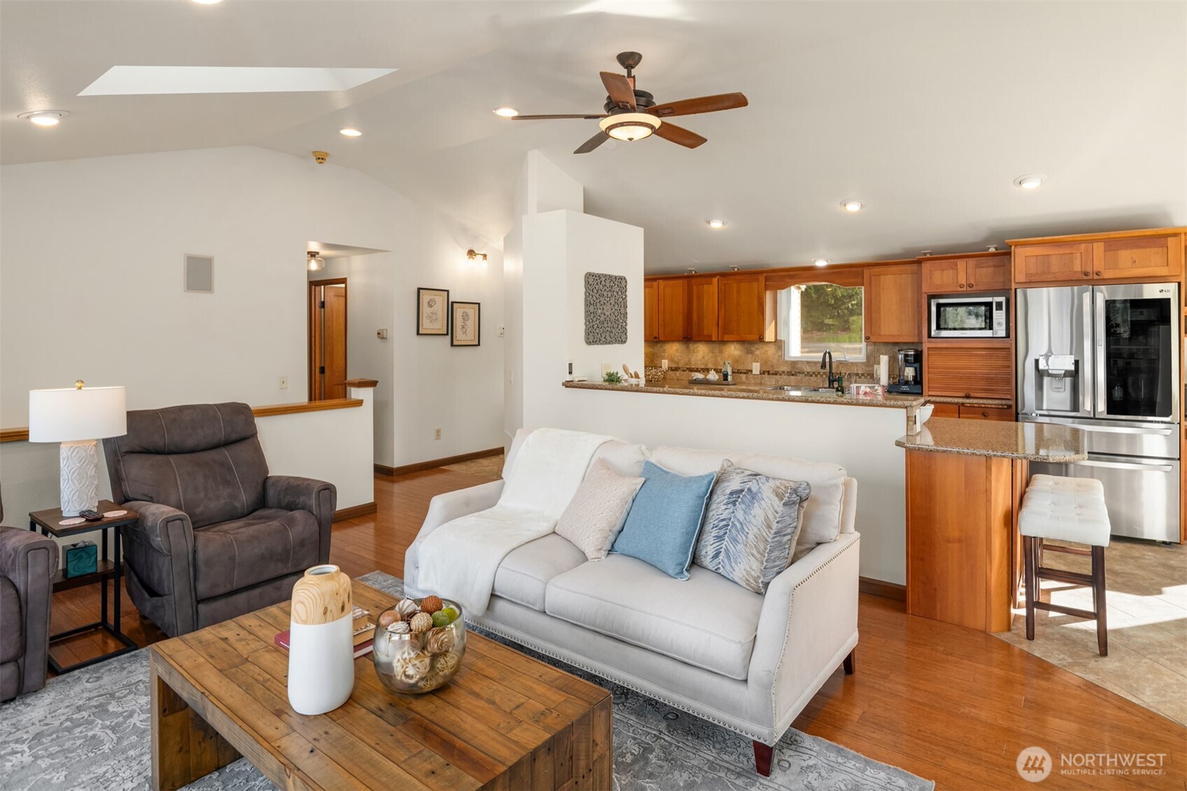 3824 S 348th Street , Auburn, WA 98001