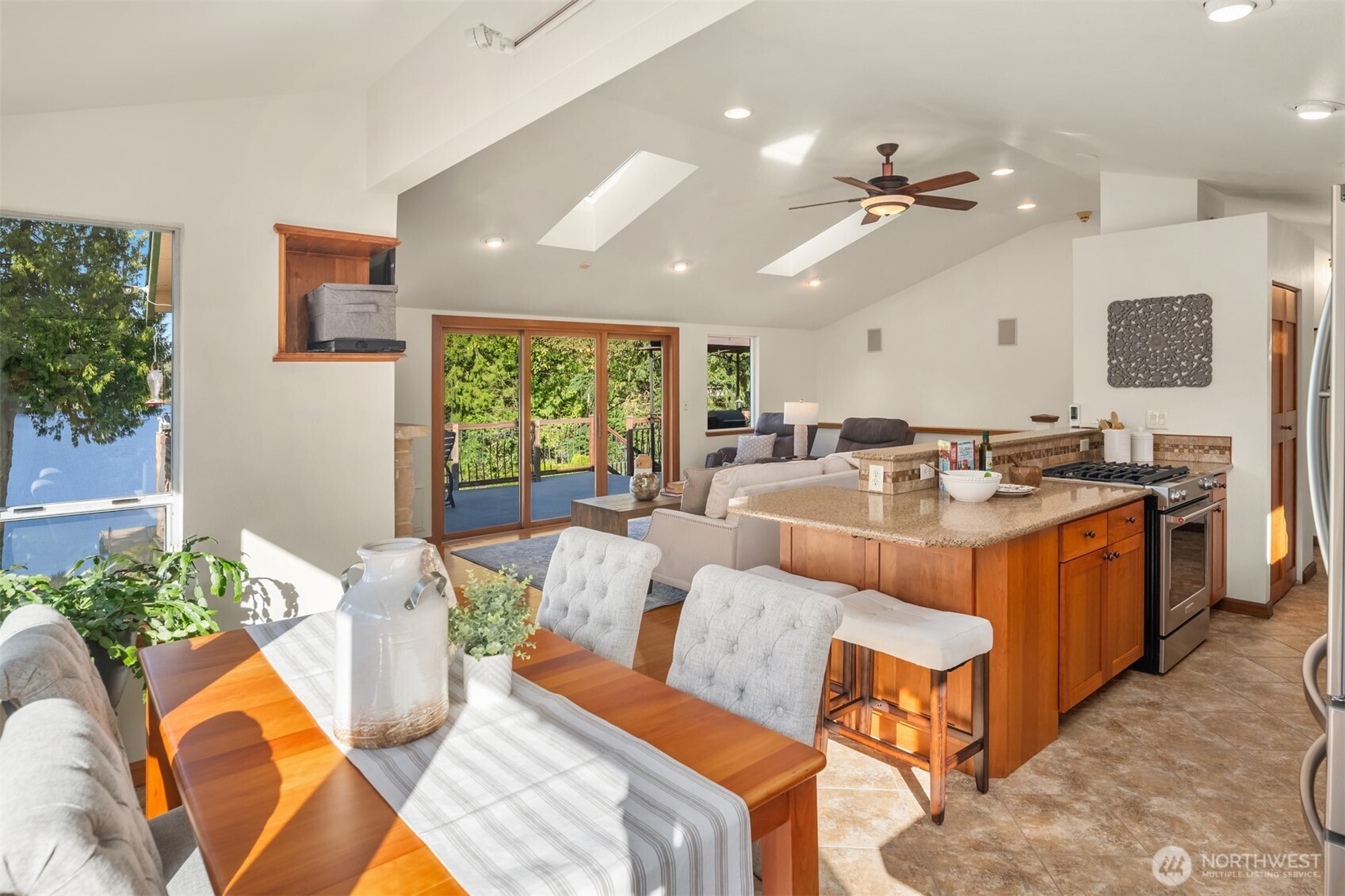 3824 S 348th Street , Auburn, WA 98001
