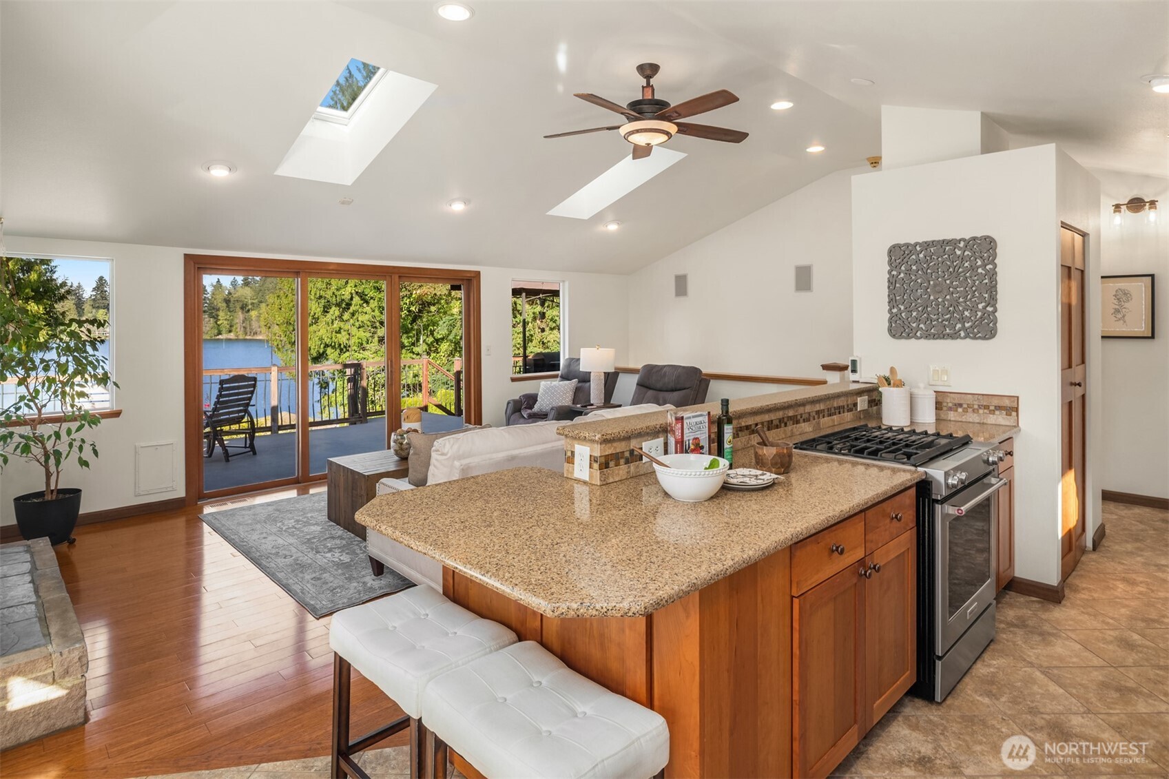 3824 S 348th Street , Auburn, WA 98001