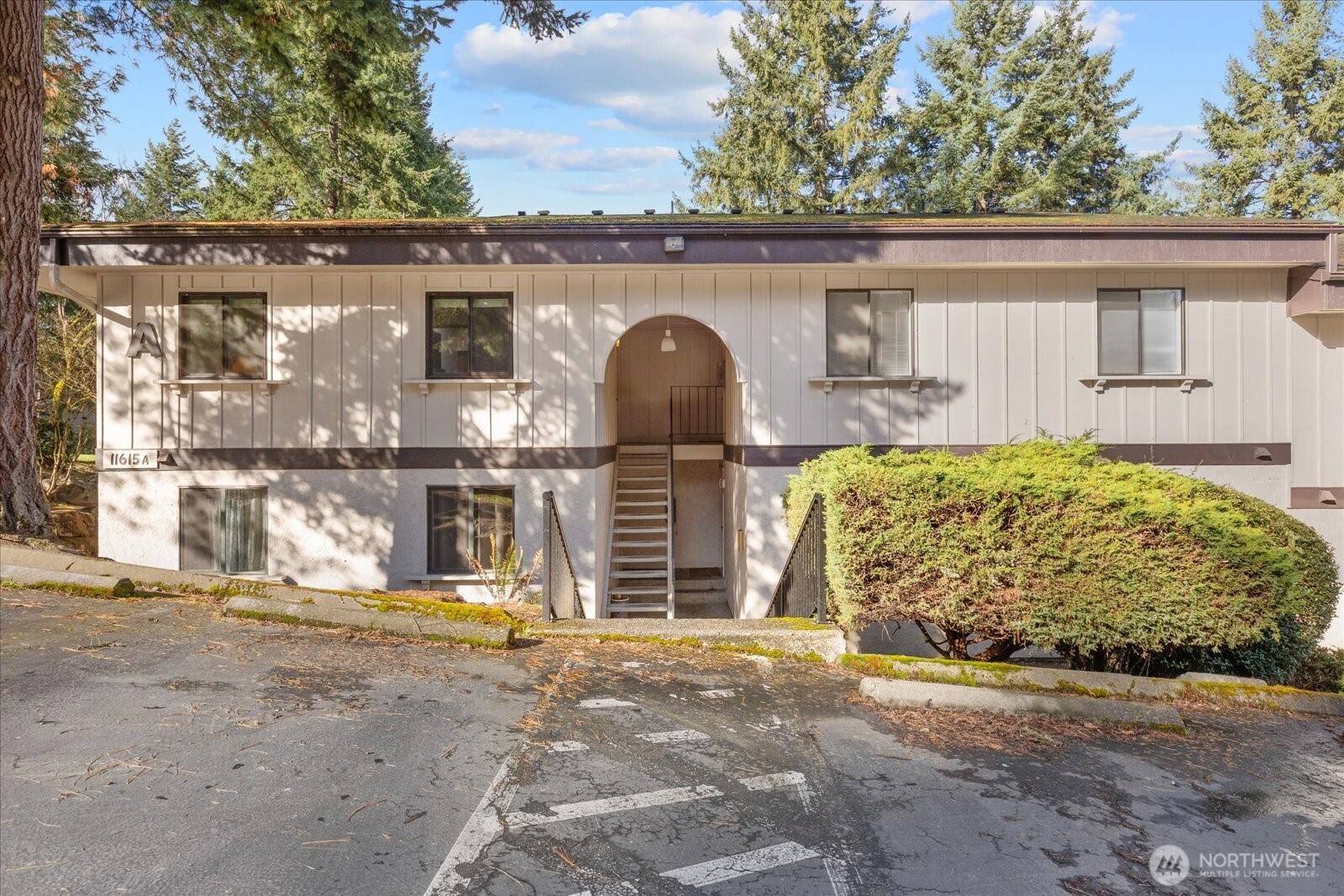 11615 127th Lane NE #A1, Kirkland, WA 98034-8480
