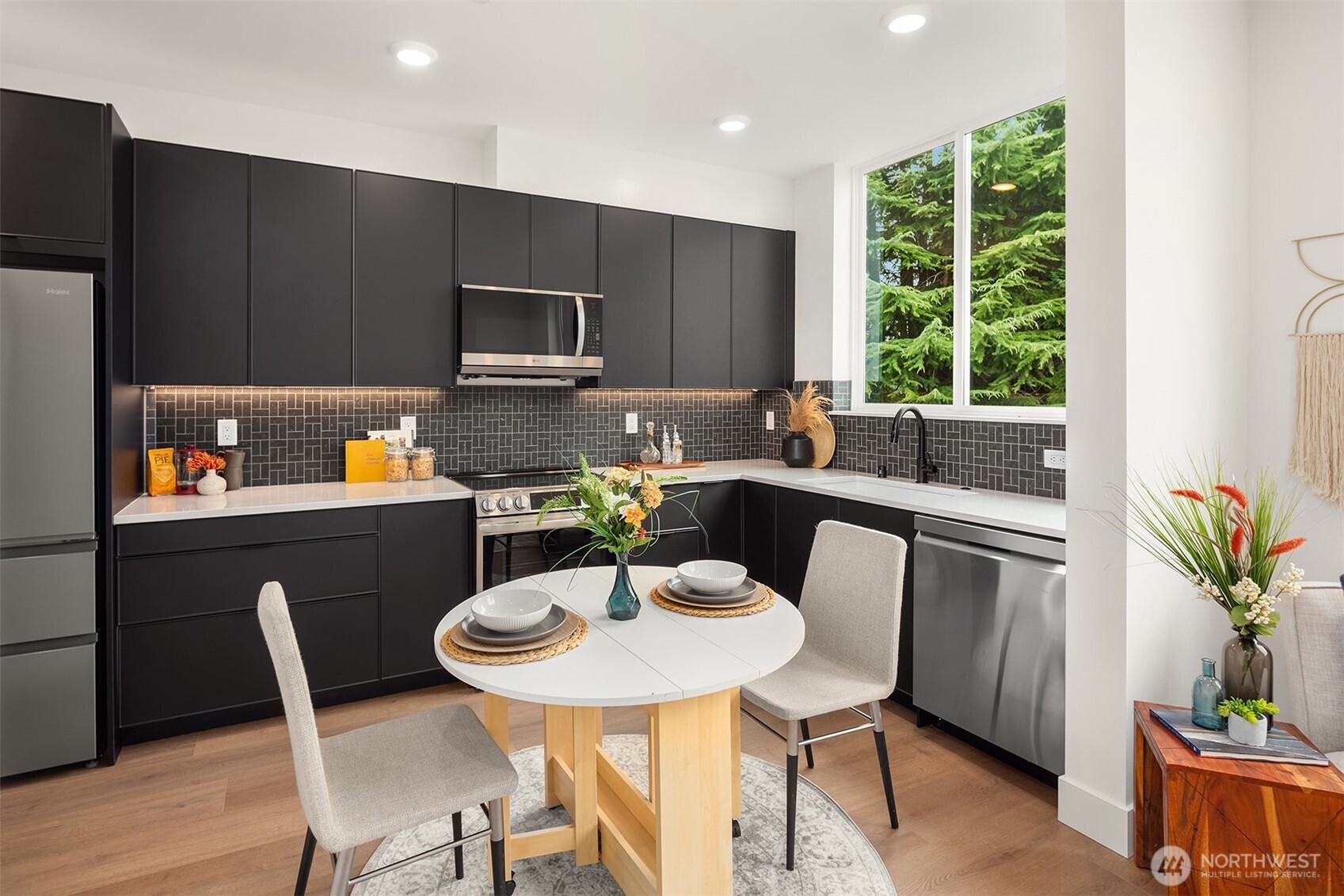 9033 8th Avenue NW #B, Seattle, WA 98117