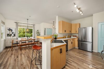 566 241st Lane SE, Sammamish, WA 98074 - Photo 7
