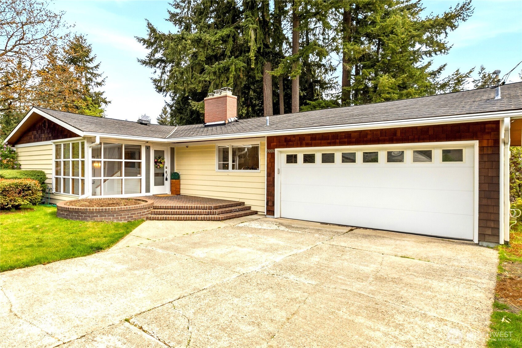 7020 137th Avenue NE, Redmond, WA 98052