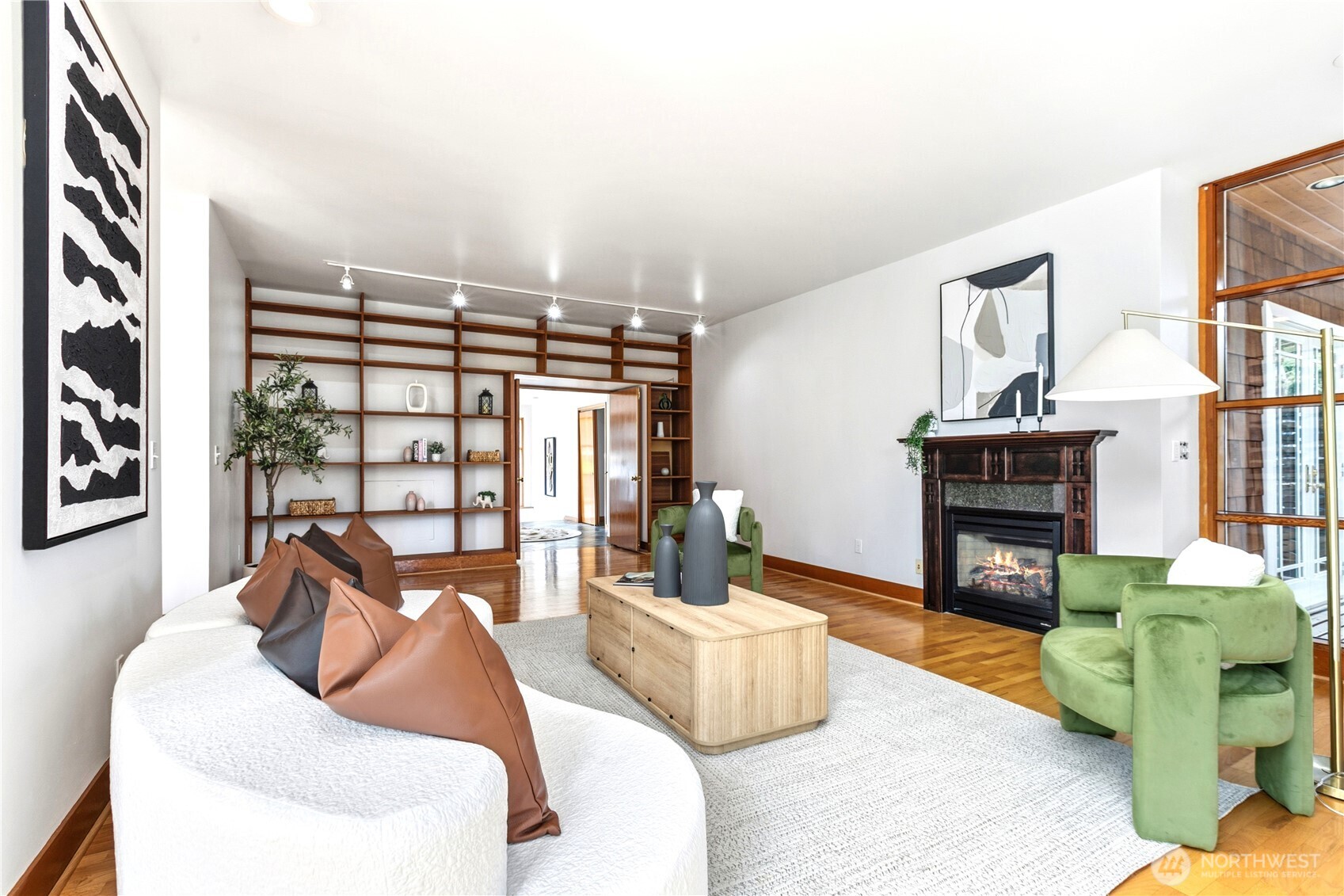7020 137th Avenue NE, Redmond, WA 98052
