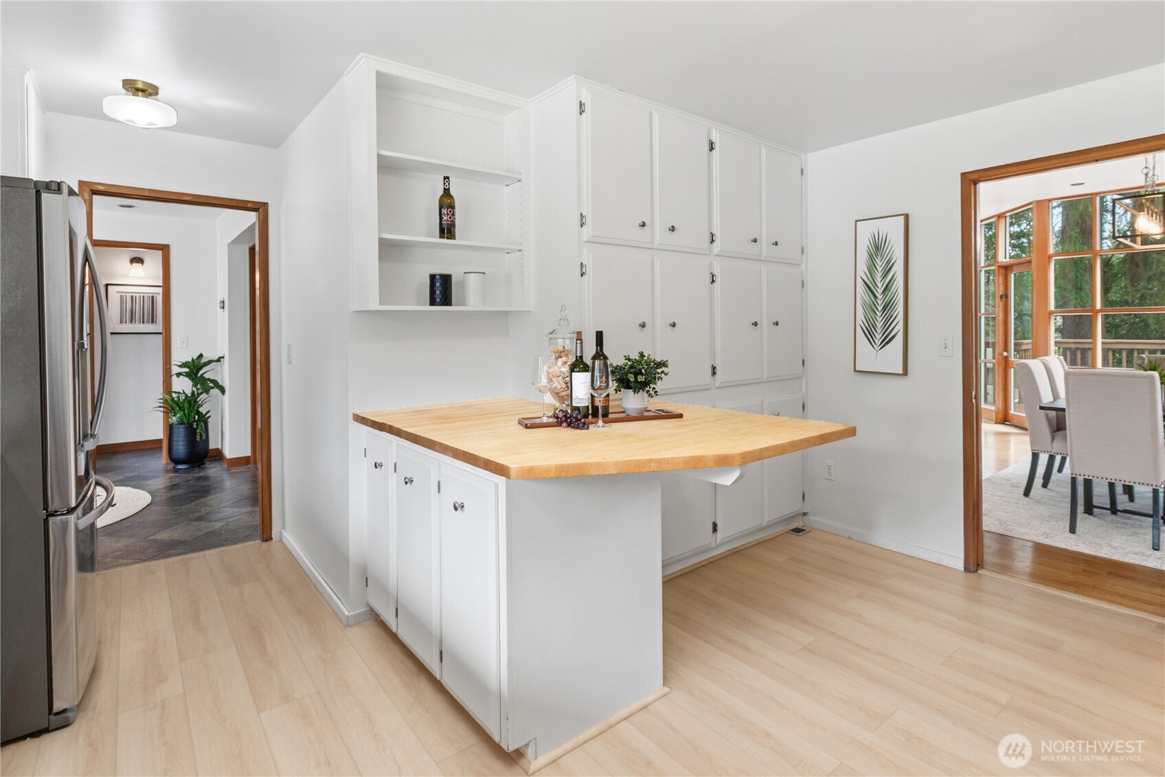 7020 137th Avenue NE, Redmond, WA 98052