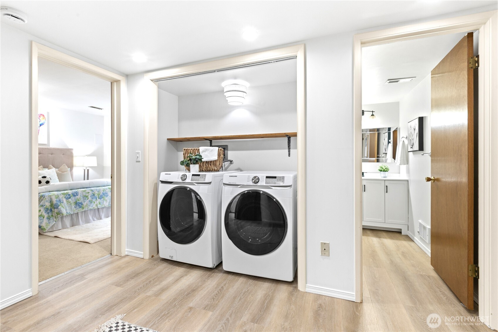 7020 137th Avenue NE, Redmond, WA 98052