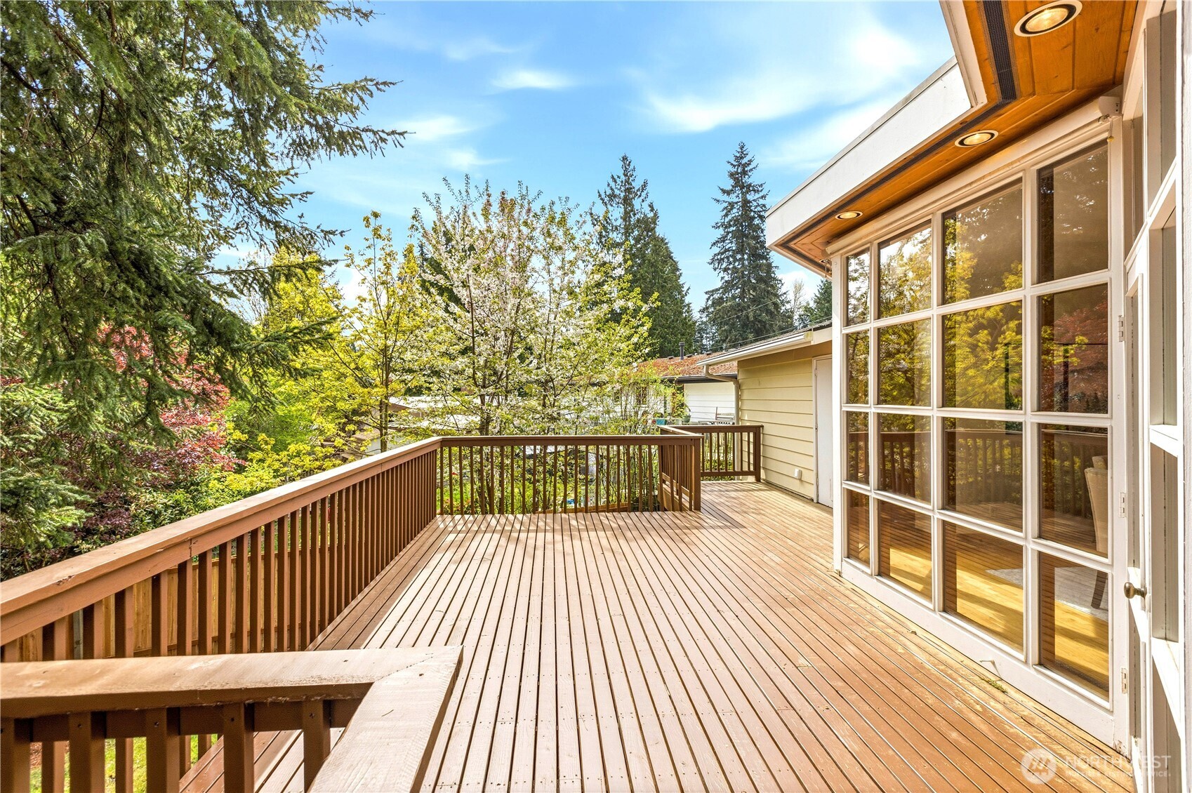 7020 137th Avenue NE, Redmond, WA 98052