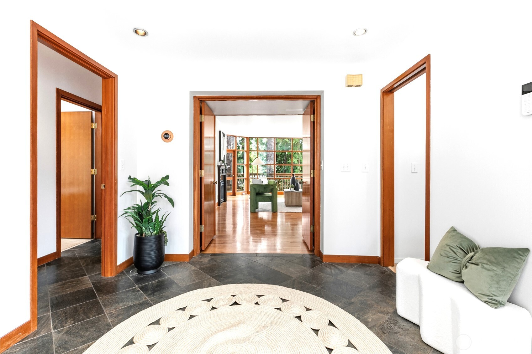 7020 137th Avenue NE, Redmond, WA 98052