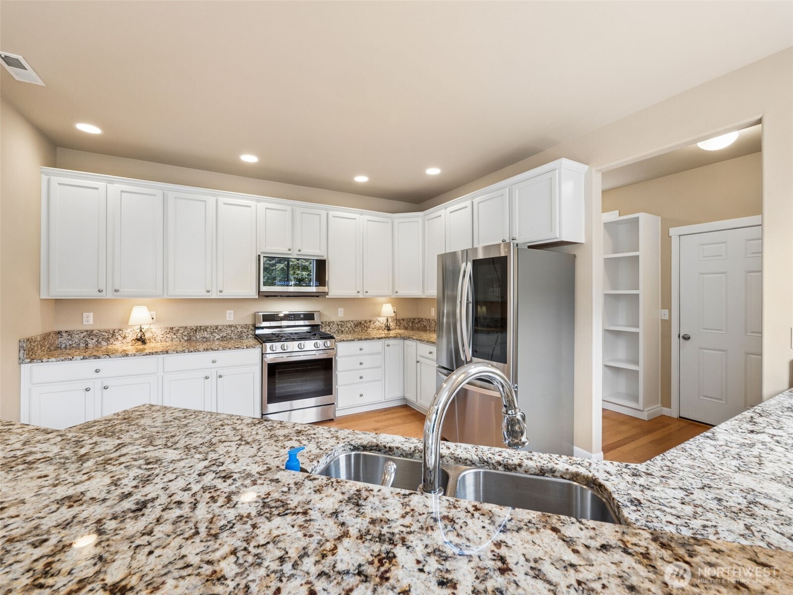 33921 12th Place SW, Federal Way, WA 98023-5405