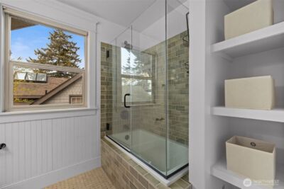 2529 Queen Anne Avenue N, Seattle, WA 98109 - Photo 12