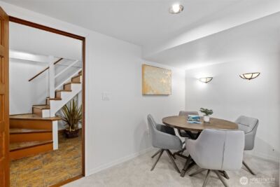 2529 Queen Anne Avenue N, Seattle, WA 98109 - Photo 16