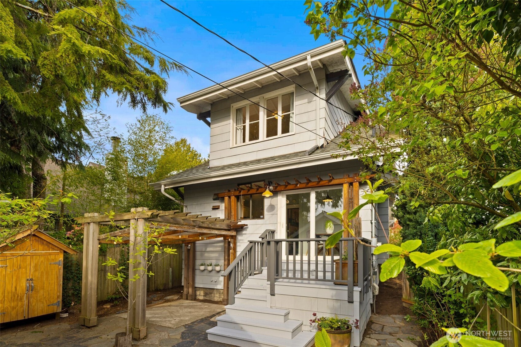 2529 Queen Anne Avenue N, Seattle, WA 98109