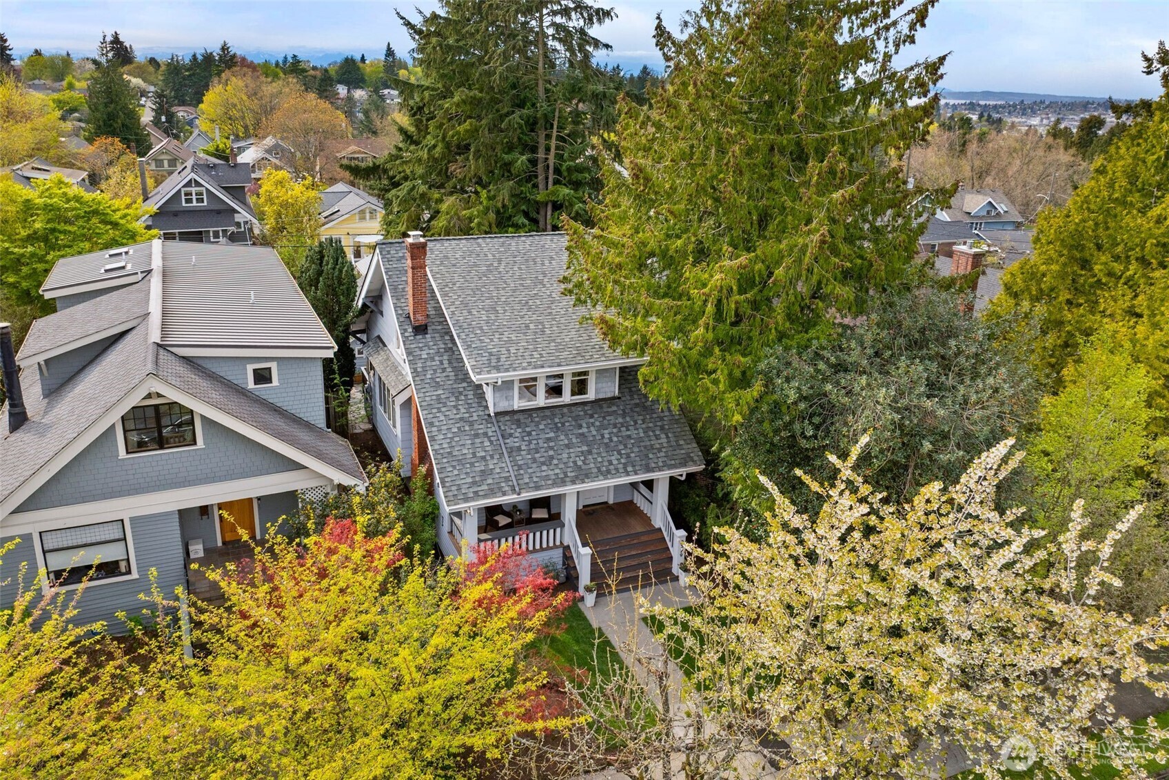 2529 Queen Anne Avenue N, Seattle, WA 98109
