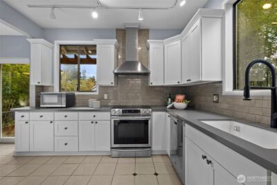 2529 Queen Anne Avenue N, Seattle, WA 98109 - Photo 5