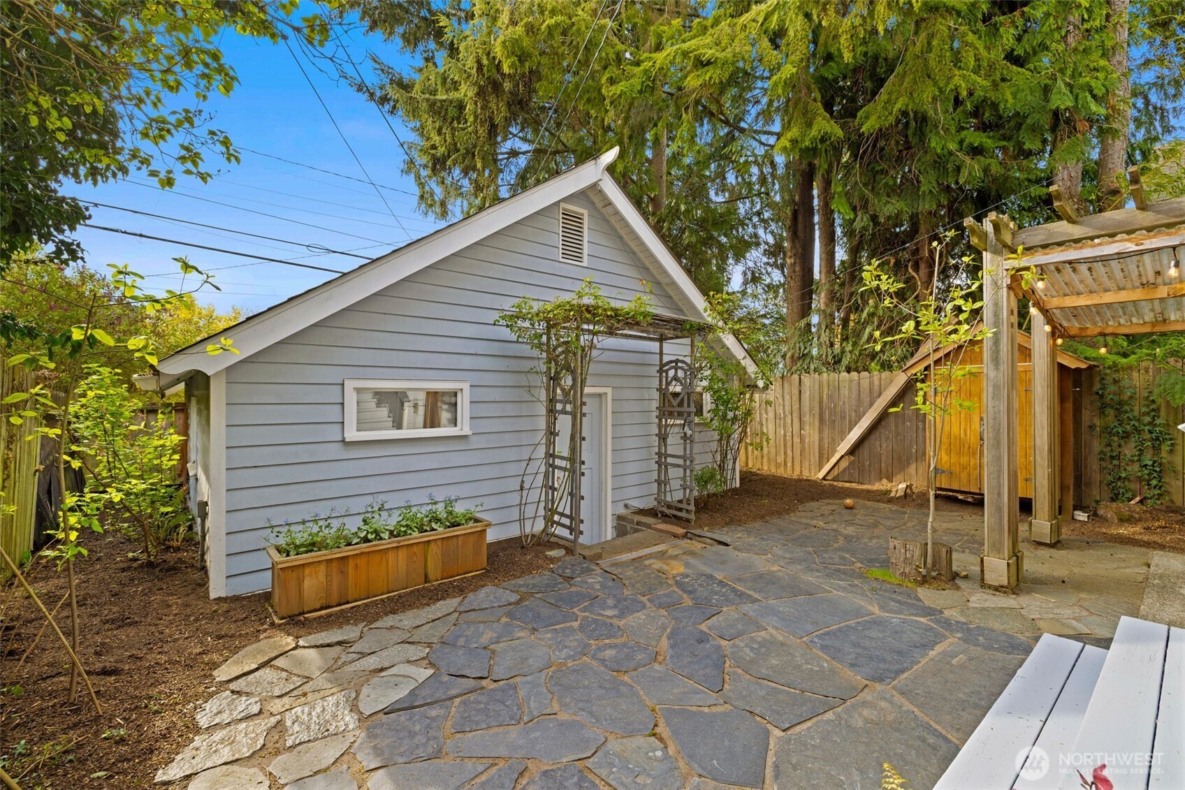 2529 Queen Anne Avenue N, Seattle, WA 98109